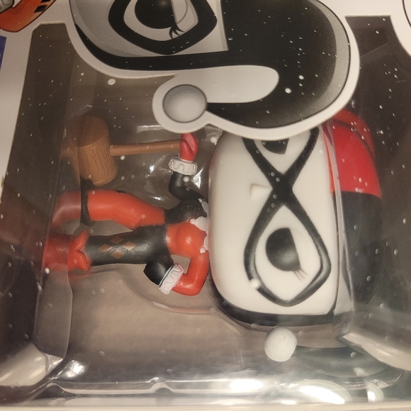 FUNKO POP x DC COMICS CLASSICS Harley Quinn With Mallet Vinyl Figure #45 - Picture 2 of 16